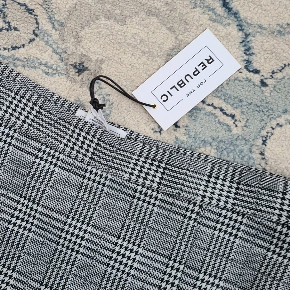 REPUBLIC PLAID SKIRT ruffle bottom - Picture 2 of 4